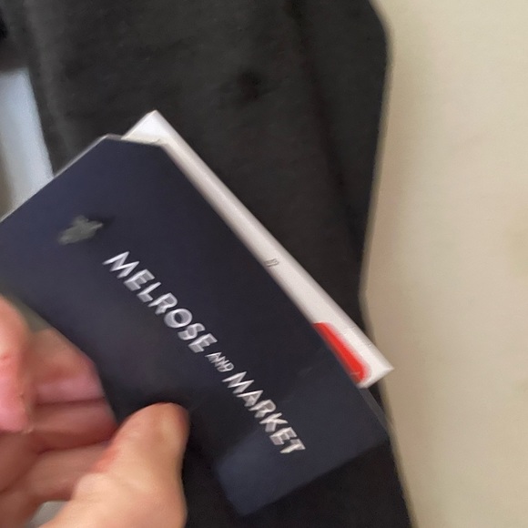 Cute velour top.  Melrose Hill.  Bottom of top is gathered!​​ - Picture 9 of 10